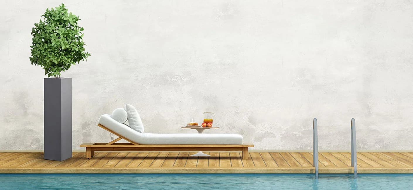 Classic ways to decorate your pool